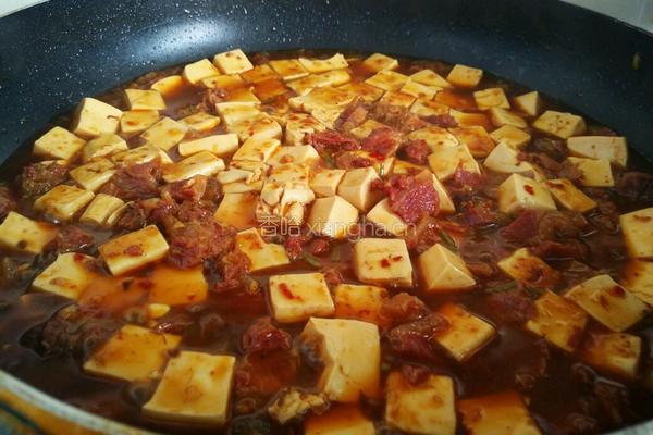 牛肉酱炖豆腐的做法图解11