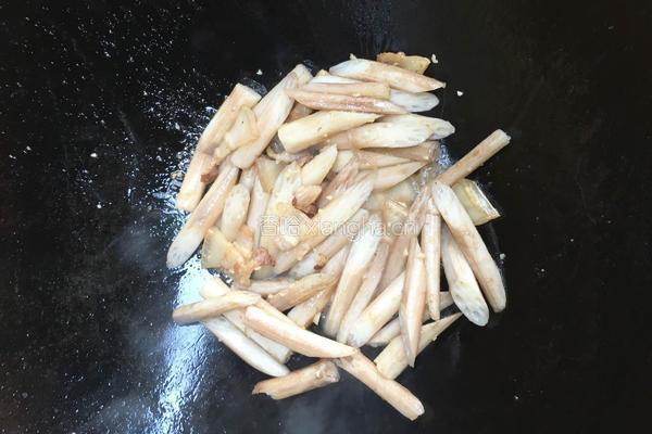 五花肉炒藕尖的做法图解6