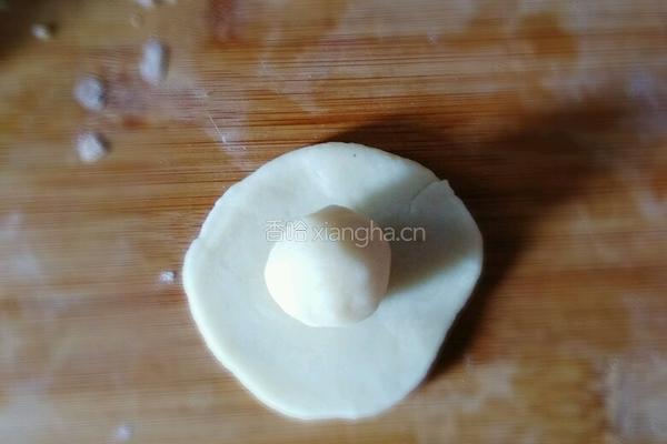 红豆蛋黄酥的做法图解4