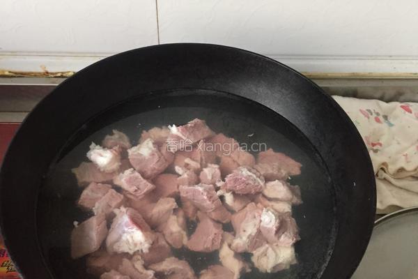 土豆炖牛肉的做法图解1