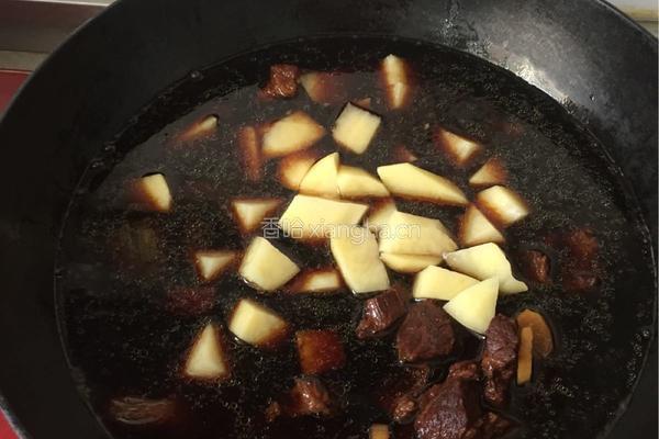 土豆炖牛肉的做法图解5