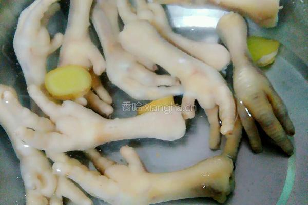 红豆凤爪汤的做法图解4