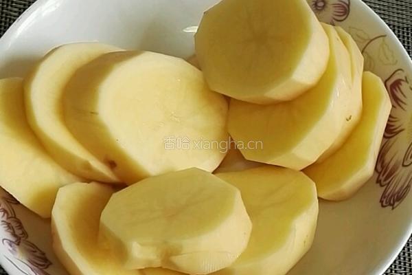 浇汁土豆泥的做法图解1