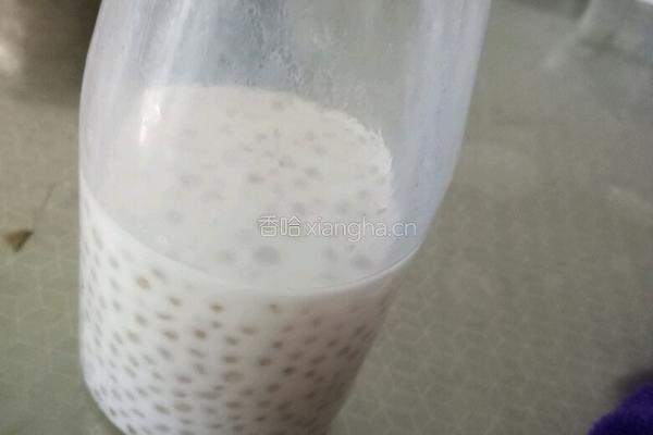 香蕉牛奶蜂蜜西米露的做法图解5