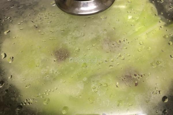 手撕包菜炒木耳的做法图解5