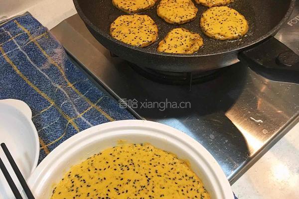 南瓜黑芝麻煎饼的做法图解9