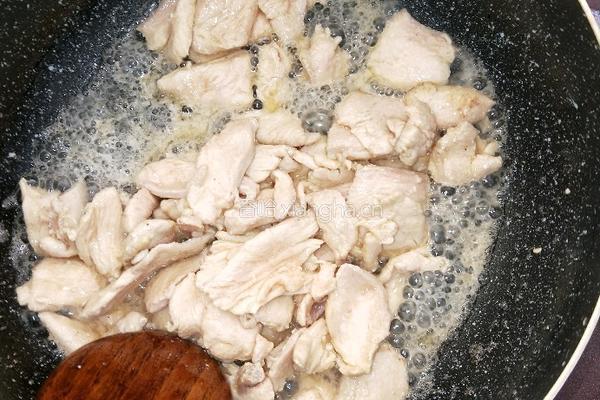 炒鸡胸肉的做法图解4