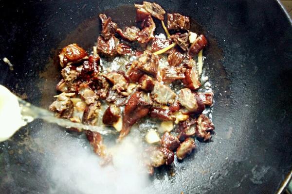 青椒炒腊鸭的做法图解6