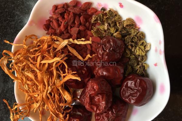 冬虫草花胶炖肉沫的做法图解3