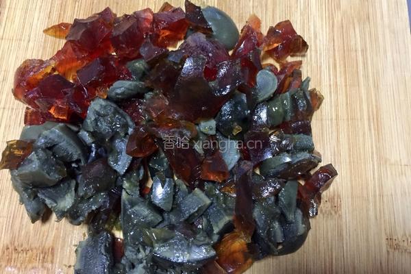 皮蛋拌香菜的做法图解4