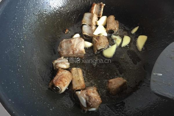 土豆烧排骨的做法图解8