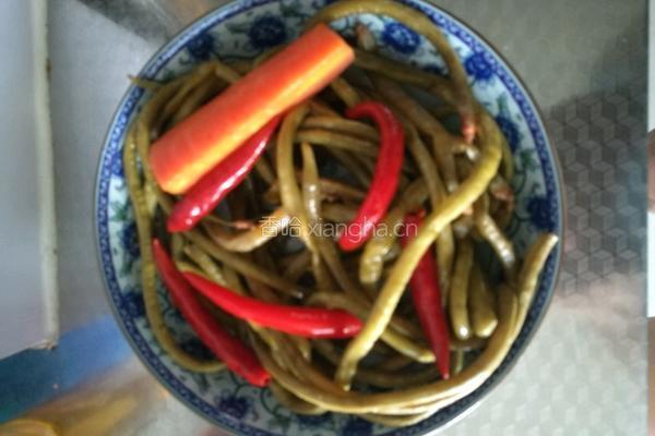 清炒酸豇豆的做法图解1