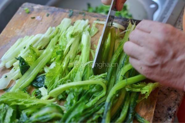  盐渍芥菜 的做法图解1
