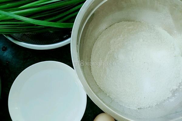 韭菜饼的做法图解1