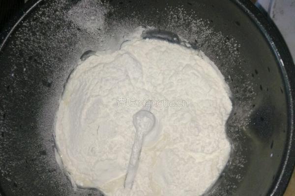 奶香小排包的做法图解2