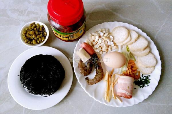 砂锅蕨根粉的做法图解1
