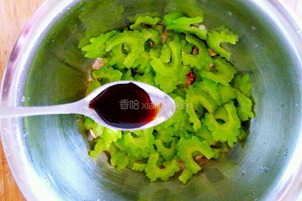 凉拌苦瓜的做法图解8