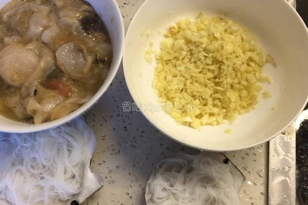 粉丝蒜茸蒸扇贝的做法图解2