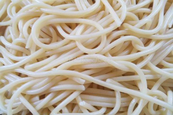 椒盐意面配鱼排的做法图解5