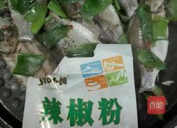 电饼铛葱叶烤小鱼的做法图解5