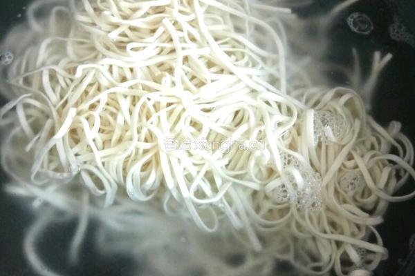 酸汤面的做法图解2