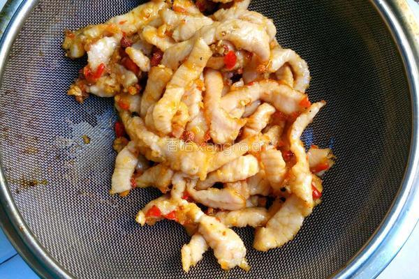 青椒木耳肉丝的做法图解6