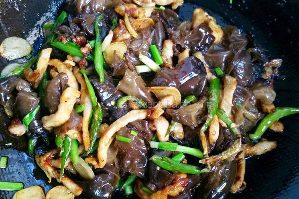 青椒木耳肉丝的做法图解10