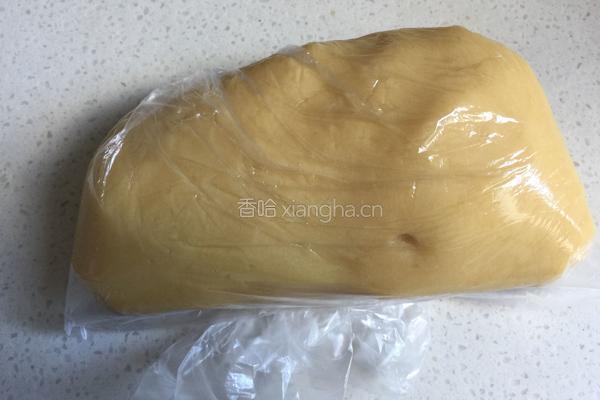蛋黄豆沙月饼的做法图解5
