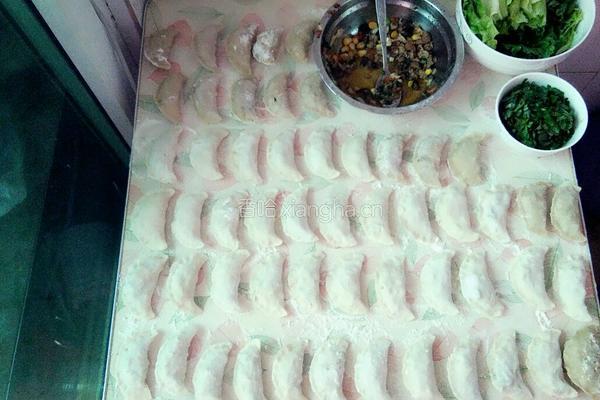 蔬菜香菇肉沫水饺的做法图解7