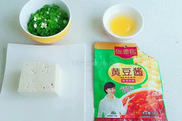 小葱拌豆腐的做法图解1