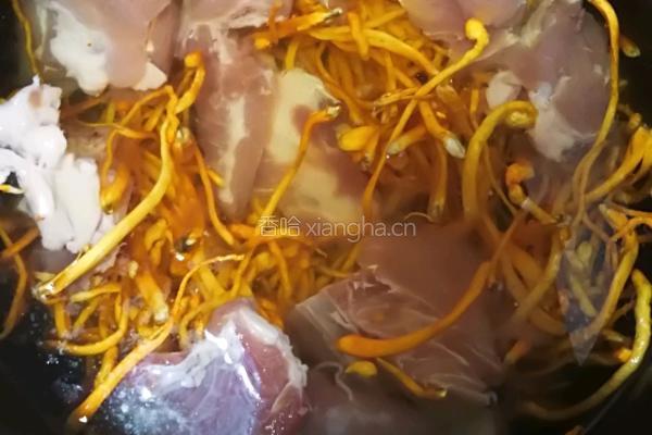药 虫草花炖排骨汤的做法图解4