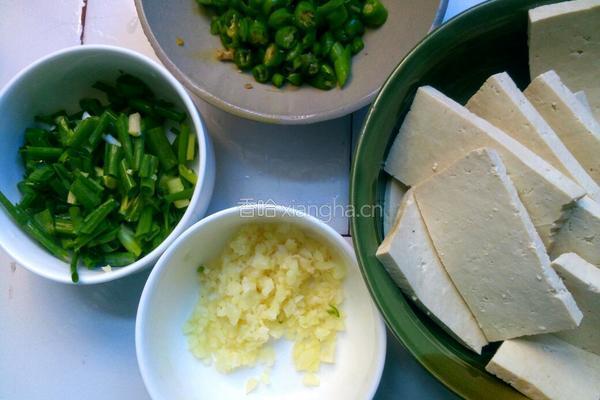 家常煎豆腐的做法图解3
