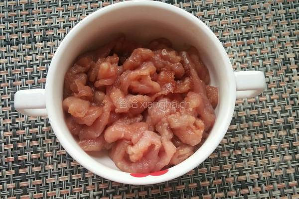 木耳炒肉片的做法图解2