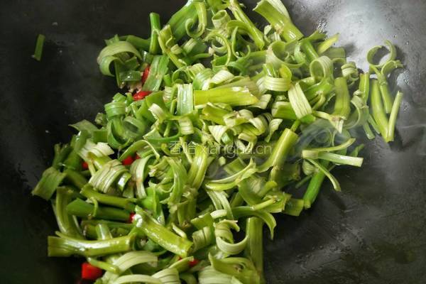 炝炒空心菜梗的做法图解4