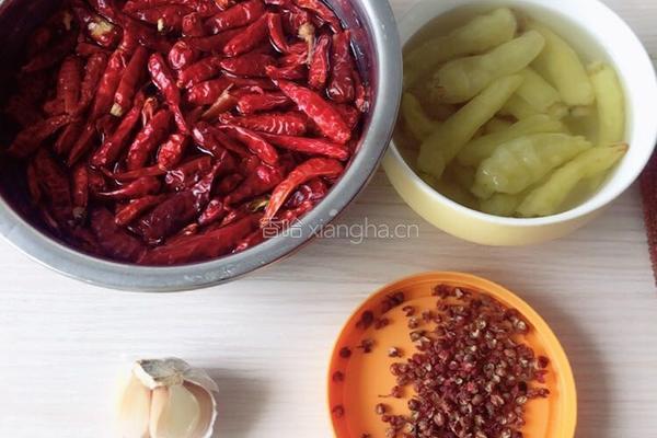 麻辣水煮鱼的做法图解1