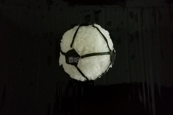 足球饭团的做法图解6