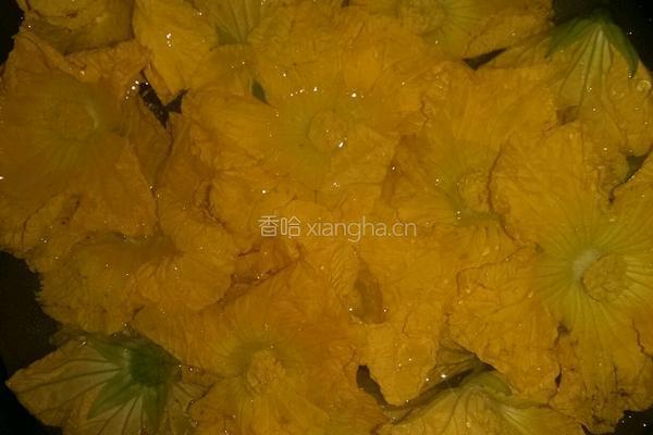 炸丝瓜花的做法图解1