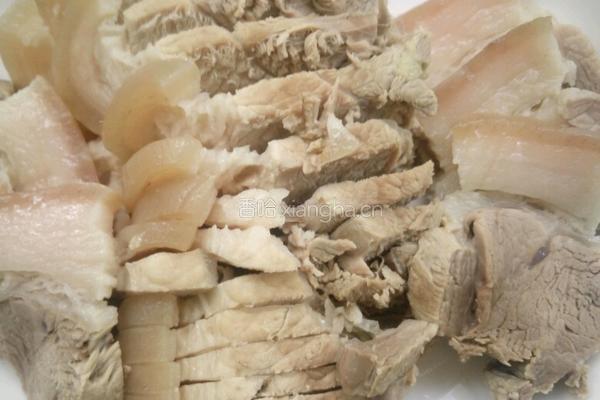 蒜泥白肉的做法图解3