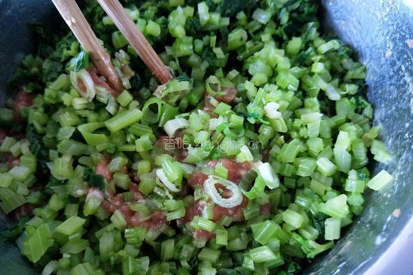 猪肉芹菜蒸饺的做法图解10