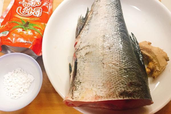 糖醋鱼块的做法图解1