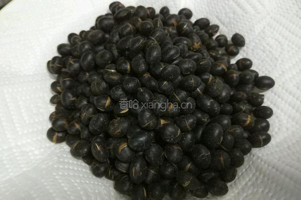 椒盐黑豆的做法图解3