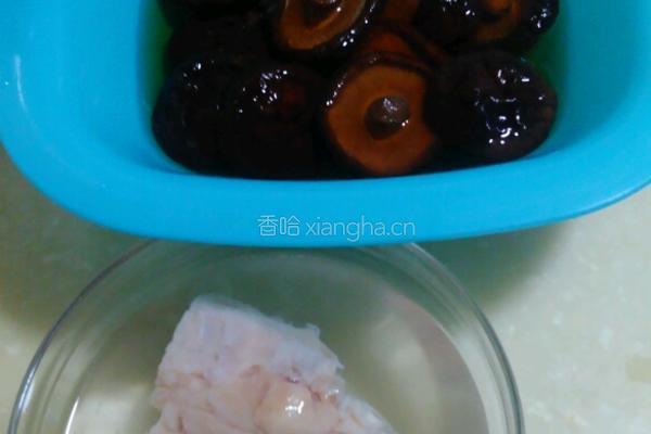 青瓜炒鸡丁的做法图解1
