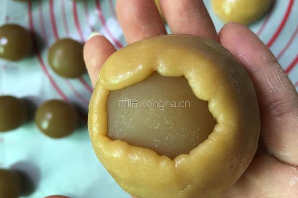 莲蓉蛋黄月饼的做法图解16