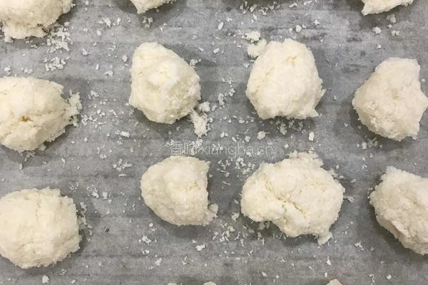 蛋白椰子球的做法图解6