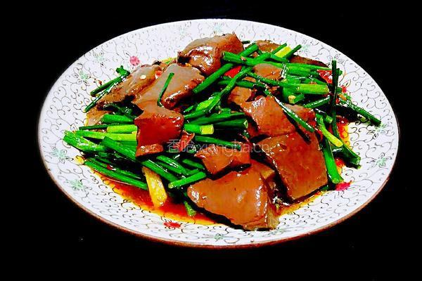 韭菜花炒鸭血的做法图解12