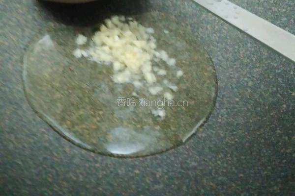 莲子米炒青瓜的做法图解2