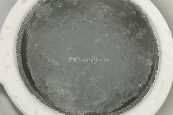 雪燕红枣炖牛奶的做法图解2