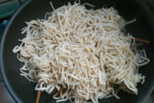 手工豆角焖面的做法图解10