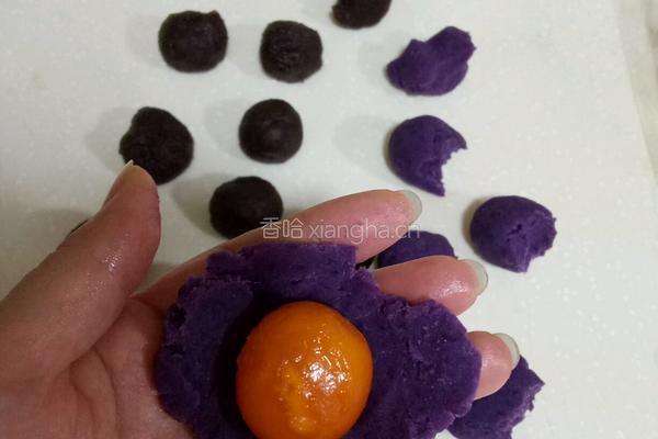 蛋黄酥（月饼)的做法图解8