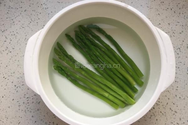 葱油芦笋的做法图解5